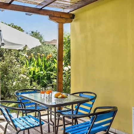 Garden House Lefkada ליגיה