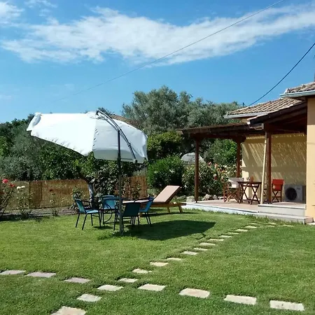 בית נופש Garden House Lefkada ליגיה